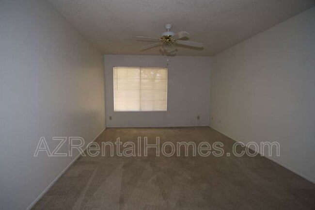 Foto del edificio - 925 N College Ave