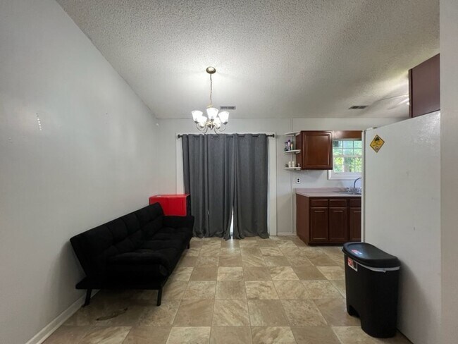 Foto del edificio - Cozy 3 Bedroom, 1.5 Bath Home in Brynn Marr