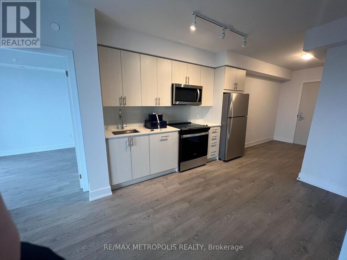 Photo principale - 2550-2550 Simcoe St N
