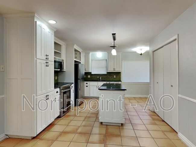 Building Photo - 7236 Hightower St