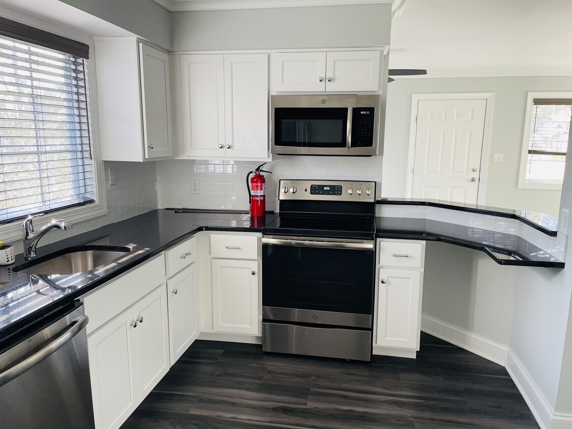 New Kitchen - 17 Cortland Ln