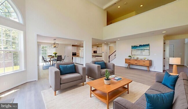 Foto del edificio - 7640 Knotting Hl Ln