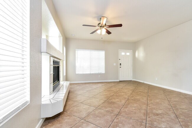 Building Photo - 8884 Hampton Green Ave