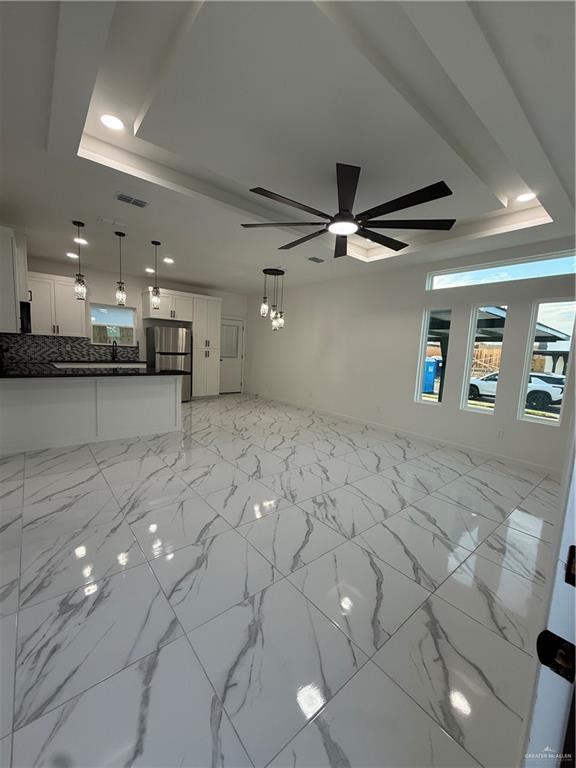 Foto del edificio - 1215 Rosewood Ln
