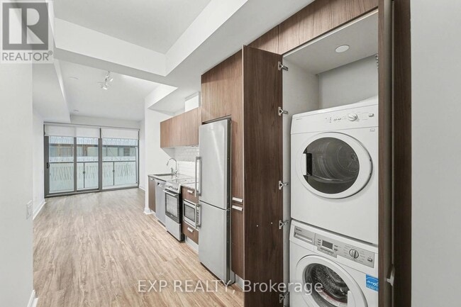 Building Photo - 50 Charles St E