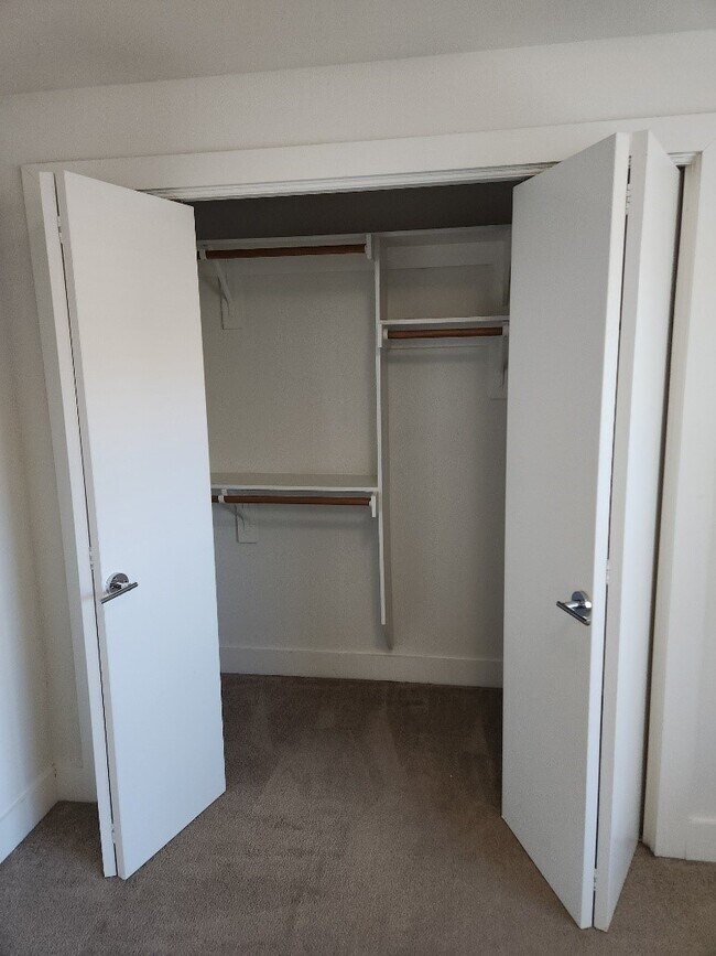 Foto del edificio - 1333 W 22nd St