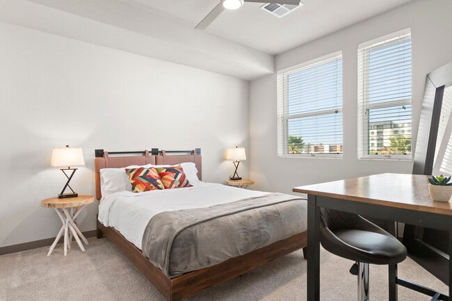 Building Photo - 400 N 2nd Ave