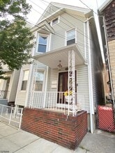 Building Photo - 218 Cleveland Ave