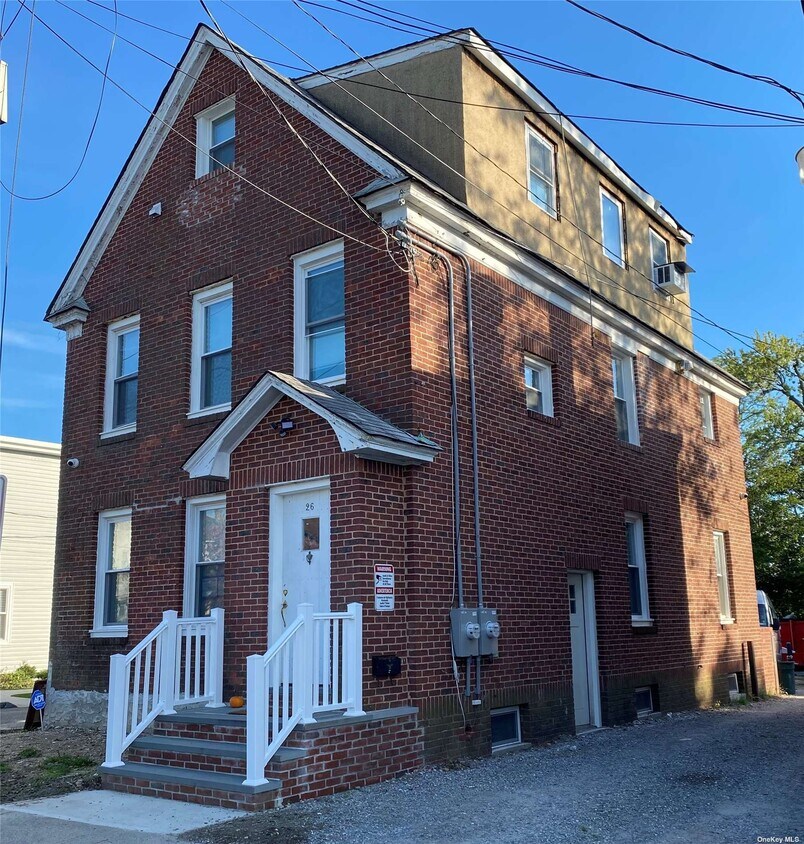 26 Avenue A Unit 1st fl, Port Washington, NY 11050 Room for Rent in Port Washington, NY