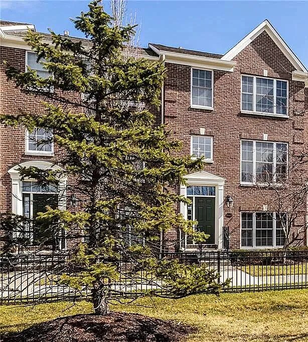 Photo - 8643 N Meridian St Townhome