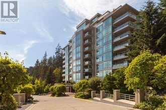 Building Photo - 3131-3131 Deer Ridge Dr