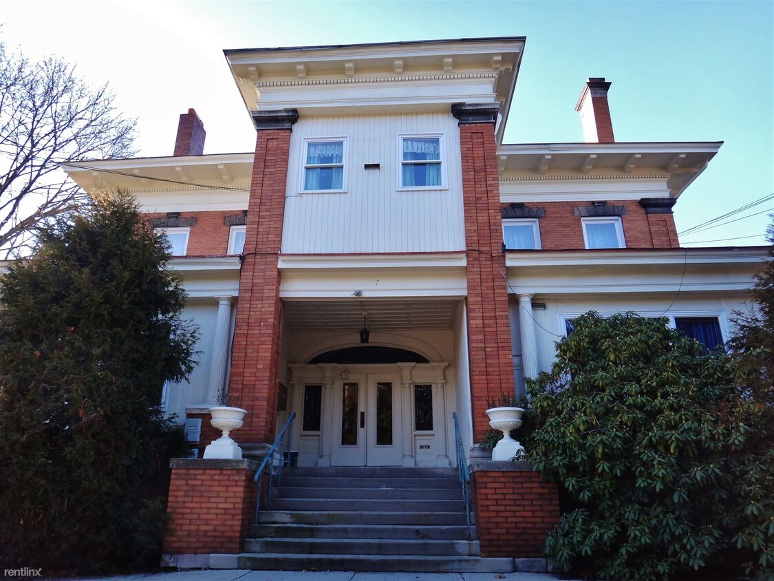 Primary Photo - 127 Delafield Rd