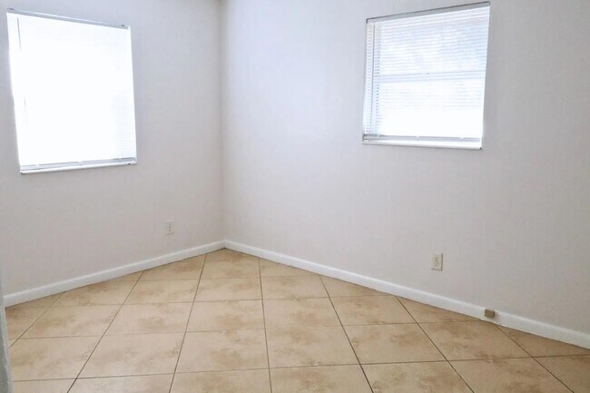 Building Photo - 22 Overstreet Dr