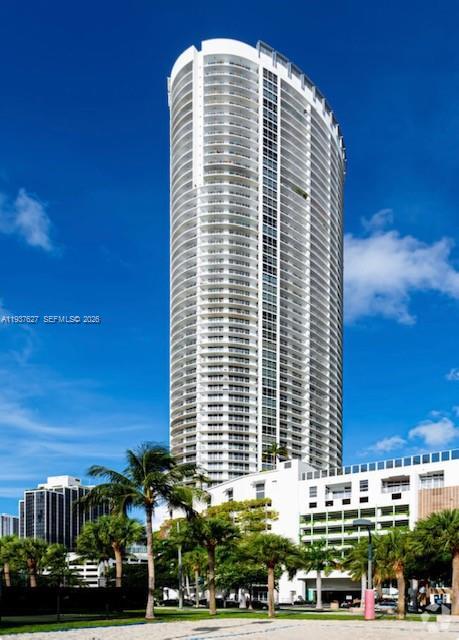 Building Photo - 1750 N Bayshore Dr