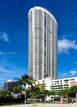 Building Photo - 1750 N Bayshore Dr