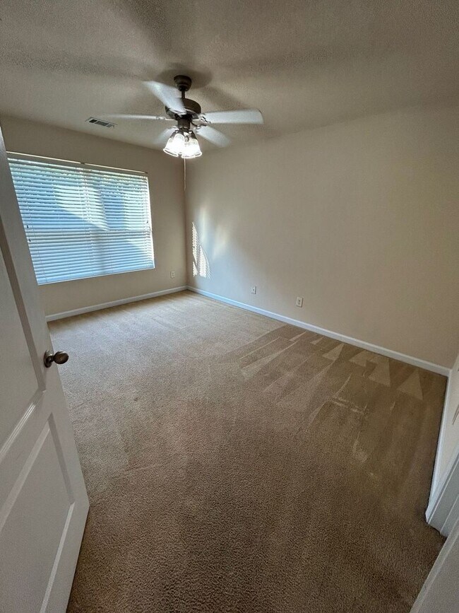 Building Photo - PRE-LEASING FOR AUGUST 2026!