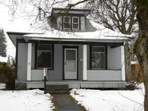 Building Photo - 1307 W Jackson Ave