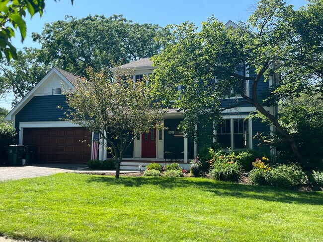Building Photo - 889 E Stonebridge Ct
