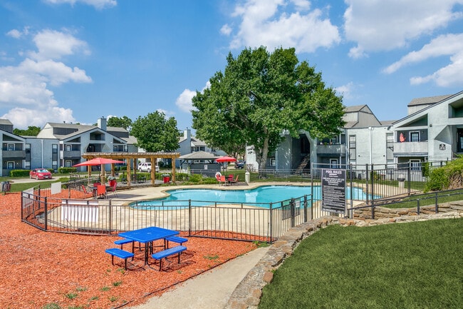 Building Photo - Waters at Stone Creek