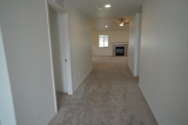 Foto del edificio - 1402 Hayhook St