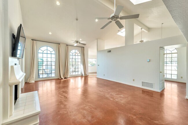 Building Photo - 3 bed 2 Bath Scottsdale Home in a Wonderfu...