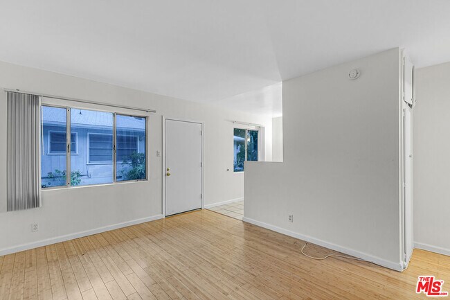 Foto del edificio - 11842 Venice Blvd.