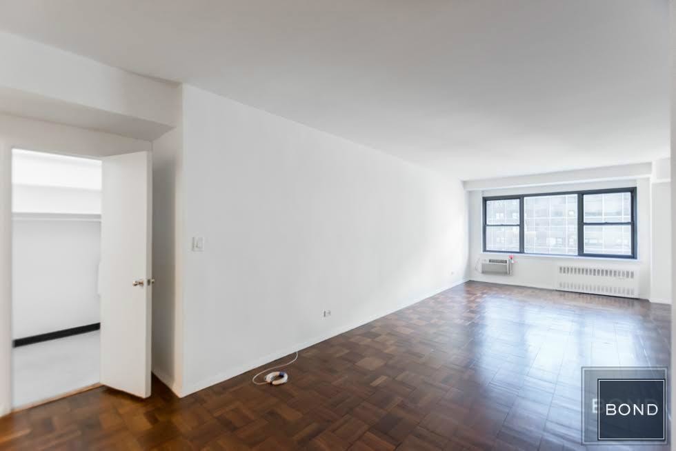 Foto principal - 157 E 57th St