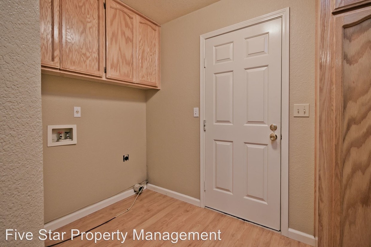 1005 Jayhawk Way, Modesto, CA 95358 - House Rental in Modesto, CA