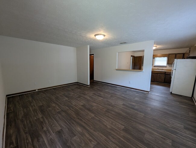 Building Photo - 410/412 Rustwood Dr