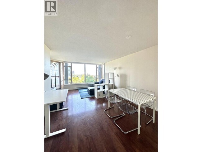 Photo du bâtiment - 4657 Hazel St