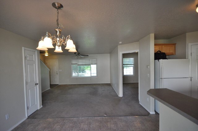 Building Photo - 123 E Chapparosa Ct