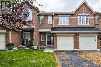 Building Photo - 122 Saddlesmith Cir