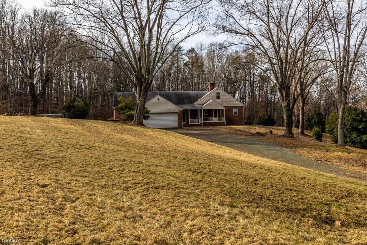 Primary Photo - 4 br, 3 bath House - 1118 Wolf Trap Road