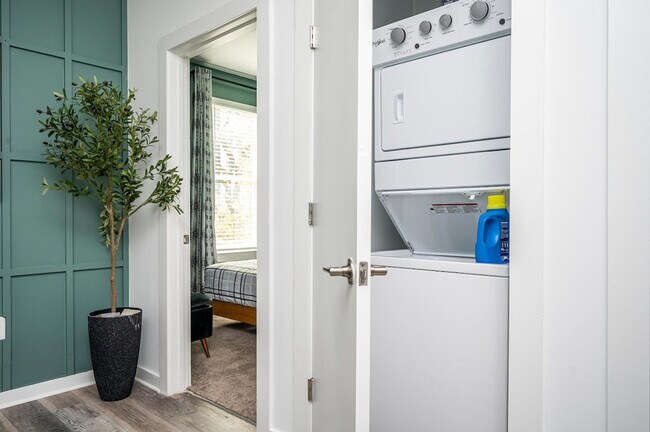 Foto del edificio - 542 Boulevard NE