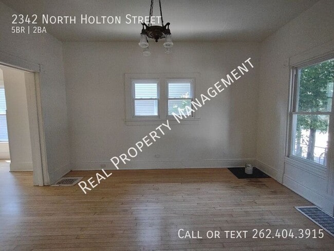 Building Photo - 2342 N Holton St
