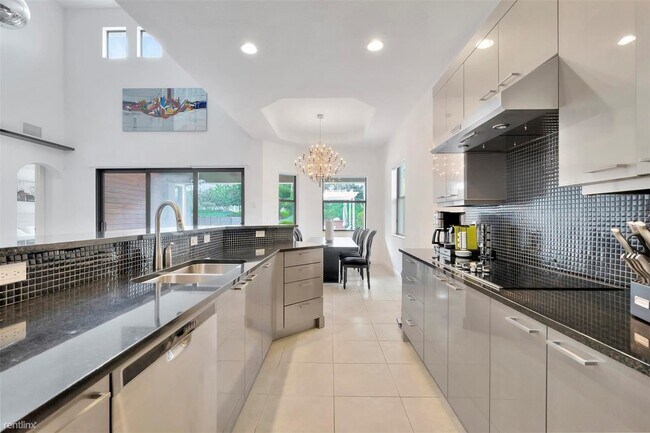 Foto del edificio - 5 br, 4 bath House - 8171 Canopy Ter