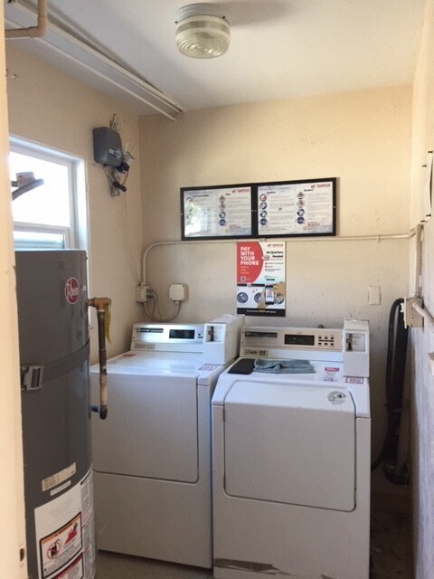 Foto del edificio - 2166 Felspar St