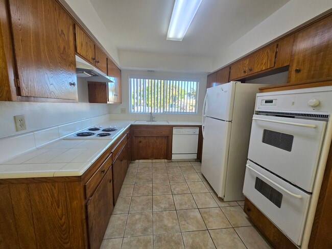 Cocina - 4464 Arendo Dr