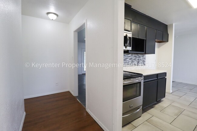 Building Photo - East Tulsa 3 Bedroom Gem! Available for immediate move in!