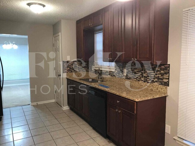 Foto del edificio - 120 Cinnamon Fern Cir