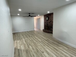 Building Photo - 7135 Kenwood St