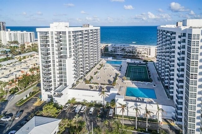 Building Photo - 525 N Ocean Blvd