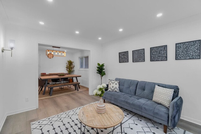 Building Photo - 1963 Roy Ivor Crescent