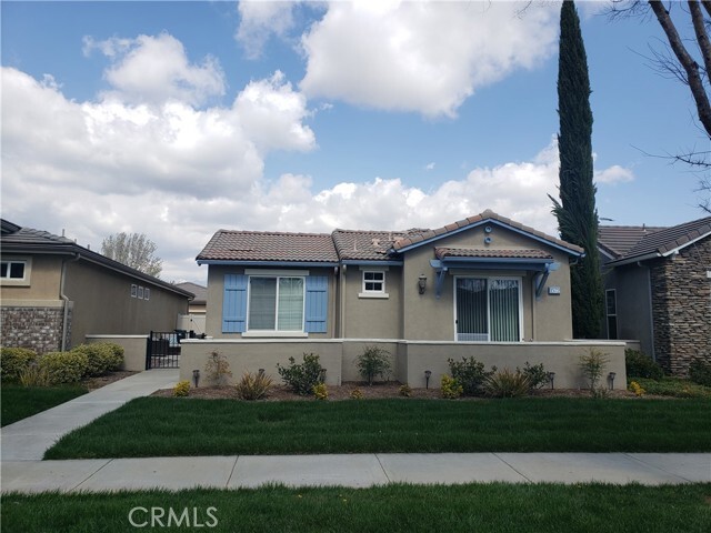 Primary Photo - 1572 Four Seasons Cir