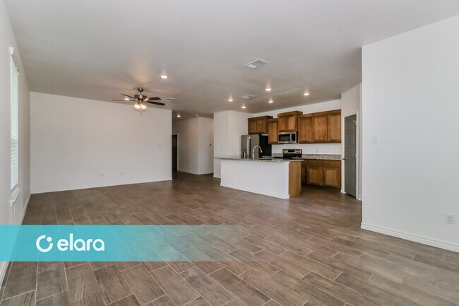 Foto del edificio - 845 FREEDOM CIR