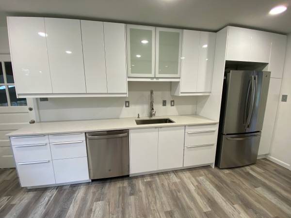 Building Photo - 8211 Thoreau Dr