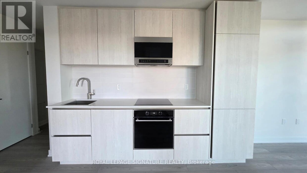 Primary Photo - 110 Broadway Ave