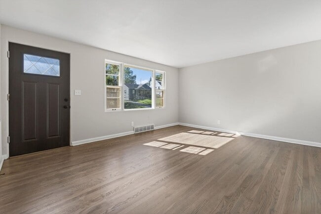 Building Photo - Saratoga Street