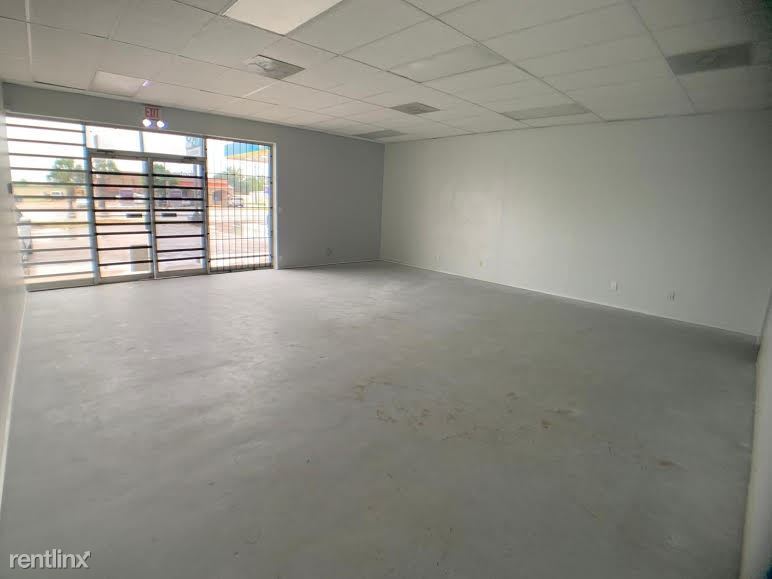 Foto principal - 1 br, 1 bath Apartment - 319 E Coma Ave