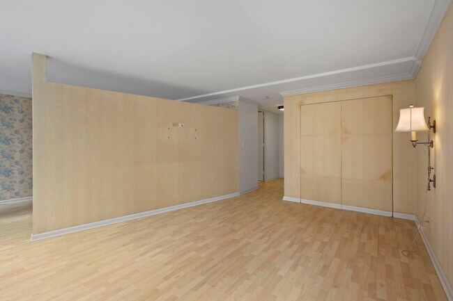 Foto del edificio - 233 E Erie St